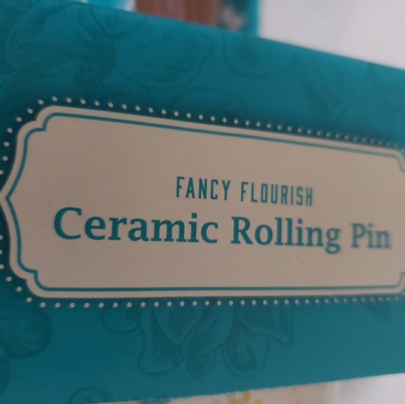 Pioneer Woman Rolling Pin - Picture 6 of 7